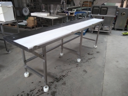 s/s table with Ertalon